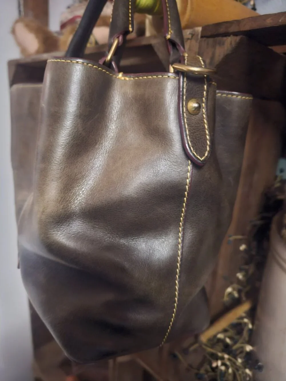 Dooney and bourke - Picture 2 of 7